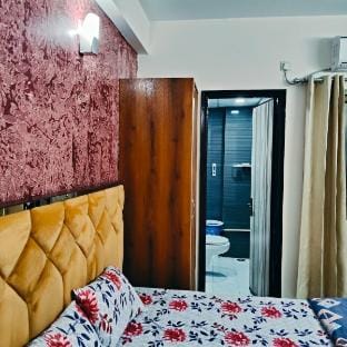 Madhav Mohini Kunj | 2+1 BHK Near Prem Mandir Apartment in Uttar Pradesh