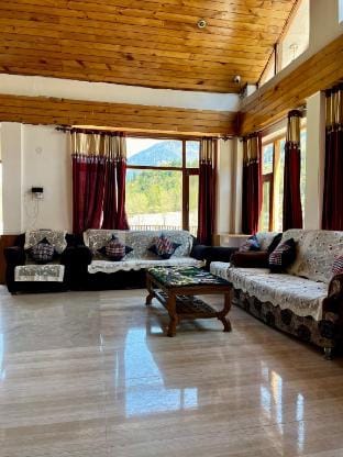 Riverside cottage, Manali Vacation rental in Manali