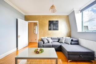 Stylish Mapesbury Escape Apartment in London Borough of Camden