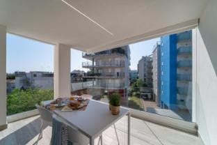 Live the Good Life  Fully Equipped Modern Holiday Home Apartment in Lignano Sabbiadoro