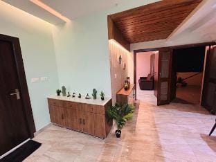 Skyview 5BHK Luxury Penthouse | Gomti Nagar Vacation rental in Lucknow
