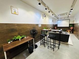 The Yellow House Luxury Studio Gomti Nagar Lucknow Vacation rental in Lucknow