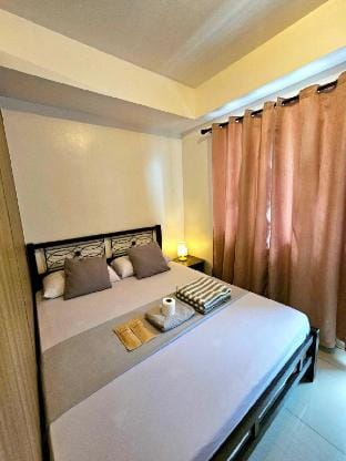 Spacious 1BR @ MOA w/ Wifi+Netflix+Pool+Washer Apartment in Pasay