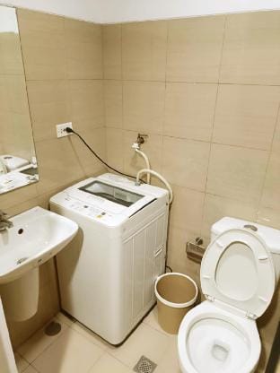 Spacious 1BR @ MOA w/ Wifi+Netflix+Pool+Washer Apartment in Pasay