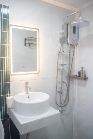Uncle NID Hostel 2nd Floor Apartment in Bangkok