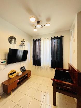 FabloGetaway Beside EK Black & Wood Vacation rental in Santa Rosa