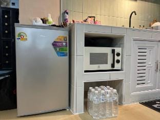 Cozy 2BR for 4 persons, Impact,Wi-Fi & Washer, DMK Vacation rental in Bangkok