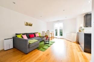 Cozy Corner near Tower Bridge Apartment in London Borough of Southwark