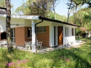 Pretty duplex for 5 guests in an oasis of greenery in Lignano Riviera Villa in Bibione