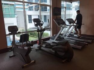 Elegant 2BR Apartment in Upscale Fort BGC Fast Wifi Apartment in Makati