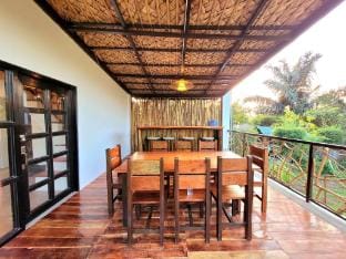 Modern Bahay Kubo near Tagaytay - Casita Anahaw Vacation rental in Tagaytay