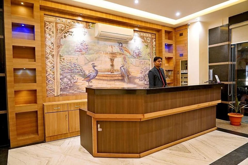 FabHotel Prime The Grand Manmuralidhar - Hawa mahal 3 km, Chandpol metro station Hotel in Jaipur