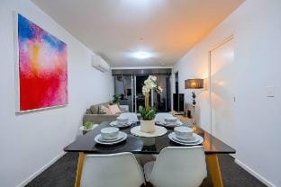 MSA Mainpoint L24: Free Parking, Gym, Pool, WiFi Vacation rental in Southbank
