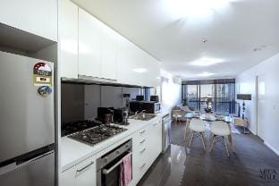 MSA Mainpoint L24: Free Parking, Gym, Pool, WiFi Vacation rental in Southbank