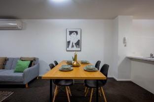 MSA Mainpoint L40: Free Parking, Gym, Pool, WiFi Vacation rental in Southbank