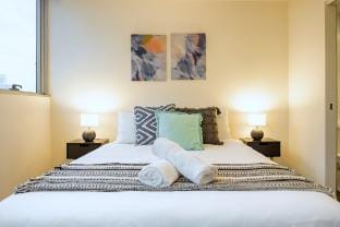 MSA Mainpoint L10: Parking, Gym & Pool Access Vacation rental in Southbank