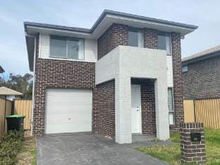 Edmondson Park 4BrHouse /Parking/Ed Square Vacation rental in Sydney