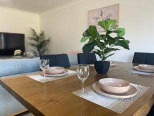 Edmondson Park 4BrHouse /Parking/Ed Square Vacation rental in Sydney