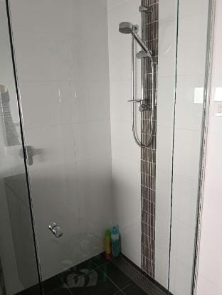Catherine Field Spacious Modern 4Br home Vacation rental in Rozelle