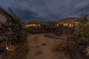 보롬제주 Bed and Breakfast in South Korea