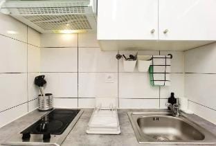 New Deco apt/15mins Galerie Lafayette/inner yard Vacation rental in Paris