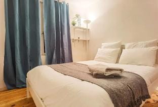 New Deco apt/15mins Galerie Lafayette/inner yard Vacation rental in Paris