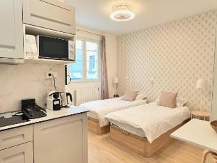 Cosy APT with elevator 3 mins to Musee Louvre Vacation rental in Paris