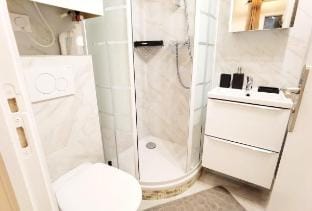Calm New deco studio near Nation Vacation rental in Paris