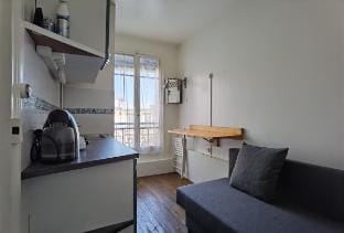 Sunshine Studio with Elevator/ near to Metro Vacation rental in Paris