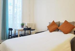 New decored Apt /elevator/50 m to Lafayette Vacation rental in Paris