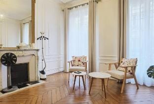 Marais 2BR  Sofa | Perfect for Families of 6 Vacation rental in Paris