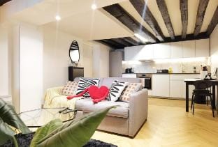 New designed 2 bdrs apt/ heart of Paris /60m2 Vacation rental in Paris