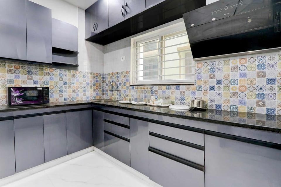 Townhouse Chanda Nagar Hyderabad GSM Mall Hotel in Hyderabad