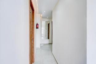 Townhouse Oak Lahartara Railway Bridge Near Bus Stop Hotel in Varanasi