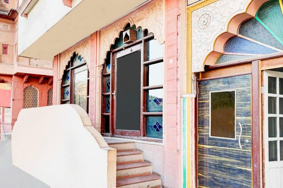 Hotel O Gangapole Amer Road Hotel in Jaipur