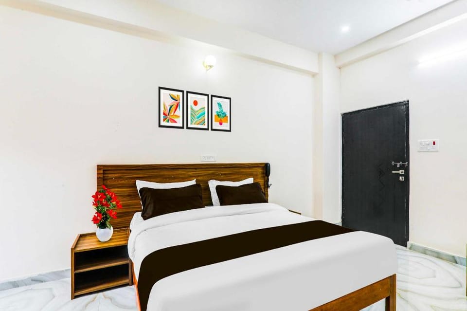 Hotel O Varanasi RTO office Hotel in Varanasi