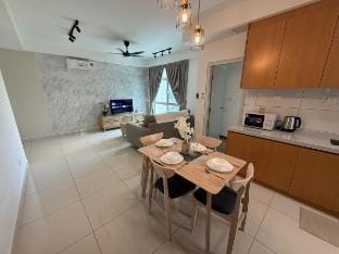 Chic Kajang 3R Retreat | Quiet, Comfy|Wa/F|Netflix Vacation rental in Negeri Sembilan, Malaysia