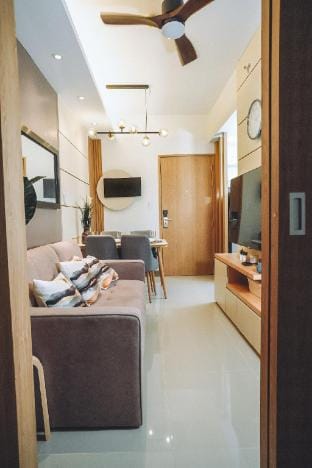 Casa Ilumina 2BR near NAIA | Smart Home Vacation rental in Quezon City