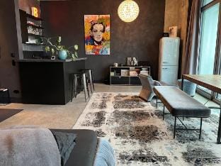 Stylish apartment + balcony Vacation rental in Berlin