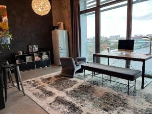 Stylish apartment + balcony Vacation rental in Berlin