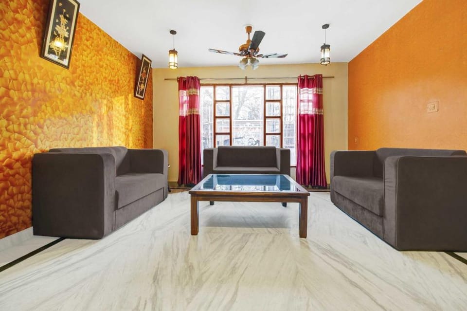 Collection O Rajbagh Hotel in India