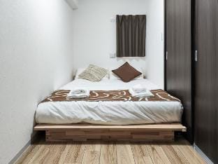 Independent/Quie room can accommodate up to 4 ppl. Vacation rental in Osaka