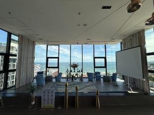 The Base Blue Horizon Hotel（蓝色地平线酒店） Vacation rental in Pattaya City