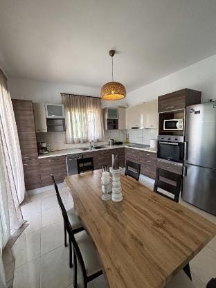 Villa Nikoleta with Pool close to Kathsima Beach  Country House in Lefkada, Lefkada Municipality, Greece