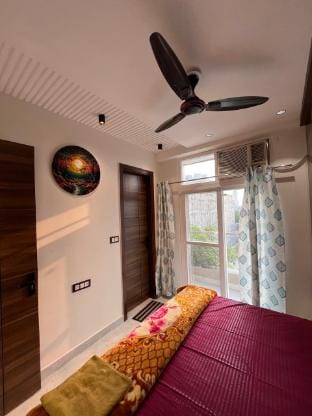 Garvik stay Luxe 2BHK Apartment in Delhi