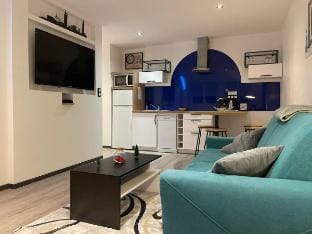 Chic Le Havre Saint Roch Apartment in Le Havre