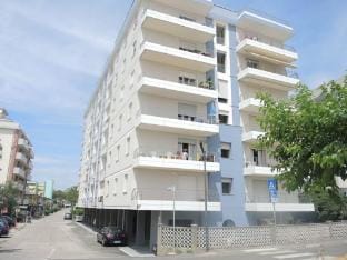 Flat with side sea view just steps from the beach Apartment in Bibione