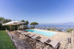 Giulia 3  Villa Apartment  Shared Pool   Sea Views Apartment in Priora