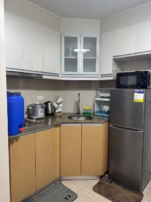 Condo w/ balcony Across Terminal 3 | C1 - 4C Vacation rental in Pasay