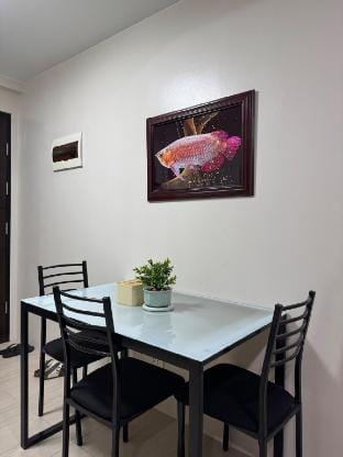 Condo w/ balcony Across Terminal 3 | C1 - 4C Vacation rental in Pasay